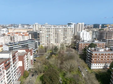 Apartamento T3 para Venda em Lordelo do Ouro e Massarelos