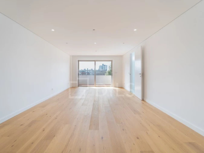 Apartamento T3 para Venda em Lordelo do Ouro e Massarelos Foto 3