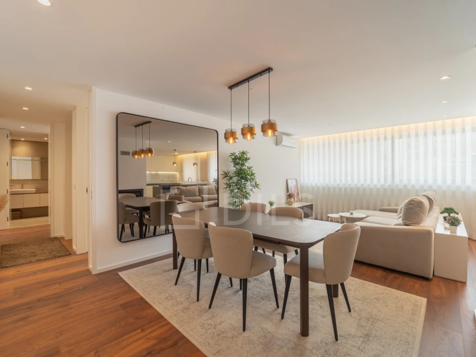 Apartamento T2 para Venda em Mafamude e Vilar do Paraíso Foto 1