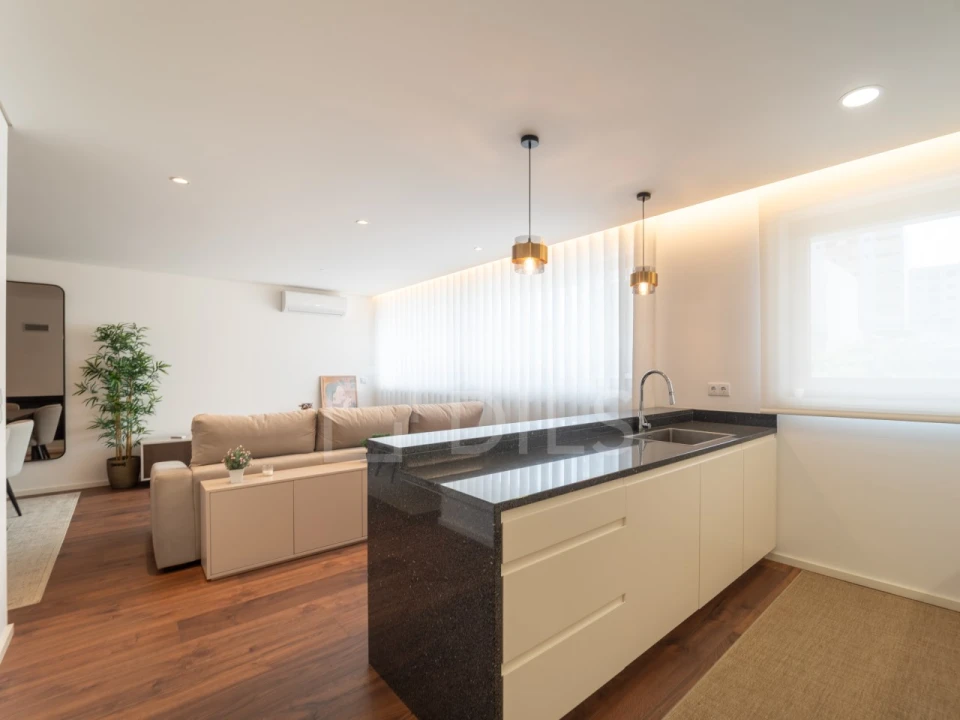 Apartamento T2 para Venda em Mafamude e Vilar do Paraíso Foto 11