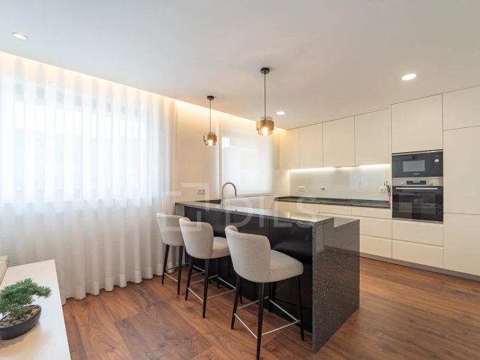 Apartamento T2 para Venda em Mafamude e Vilar do Paraíso Foto 3