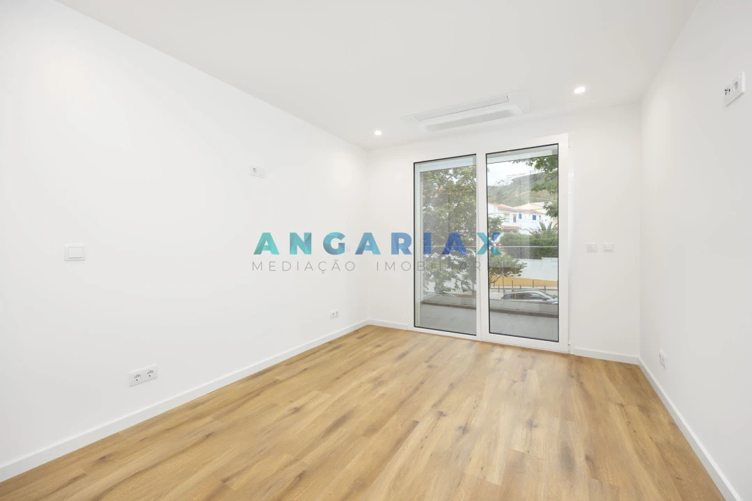Apartamento T2 para Venda em Nazare Foto 11