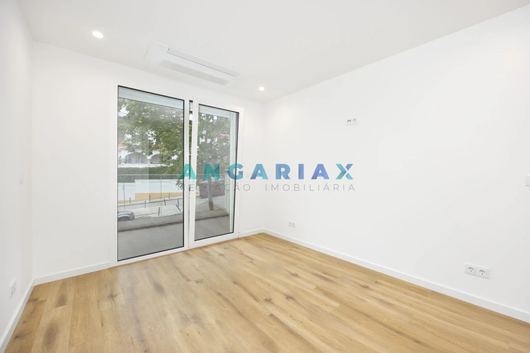 Apartamento T2 para Venda em Nazare Foto 15