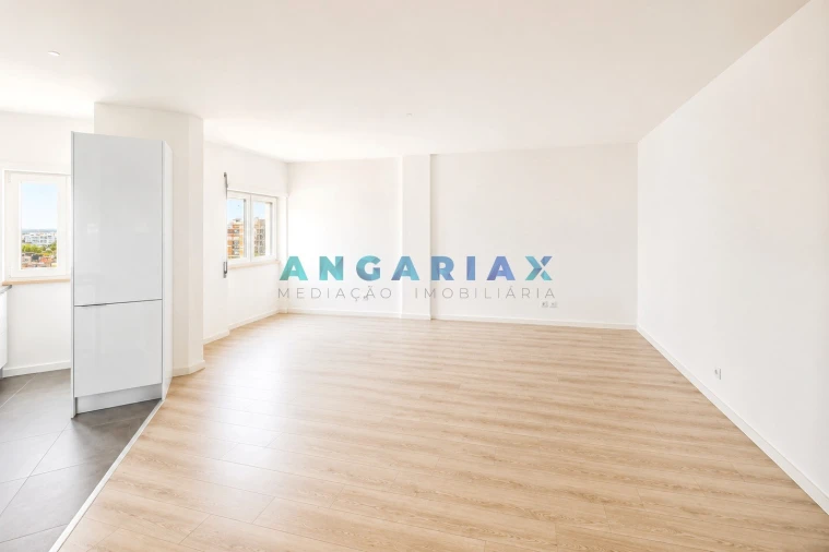 Apartamento T0 para Venda em Buarcos Foto 2
