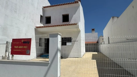 Moradia T5 para Venda em Castro Verde e Casével