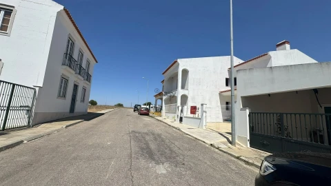 Moradia T5 para Venda em Castro Verde e Casével
