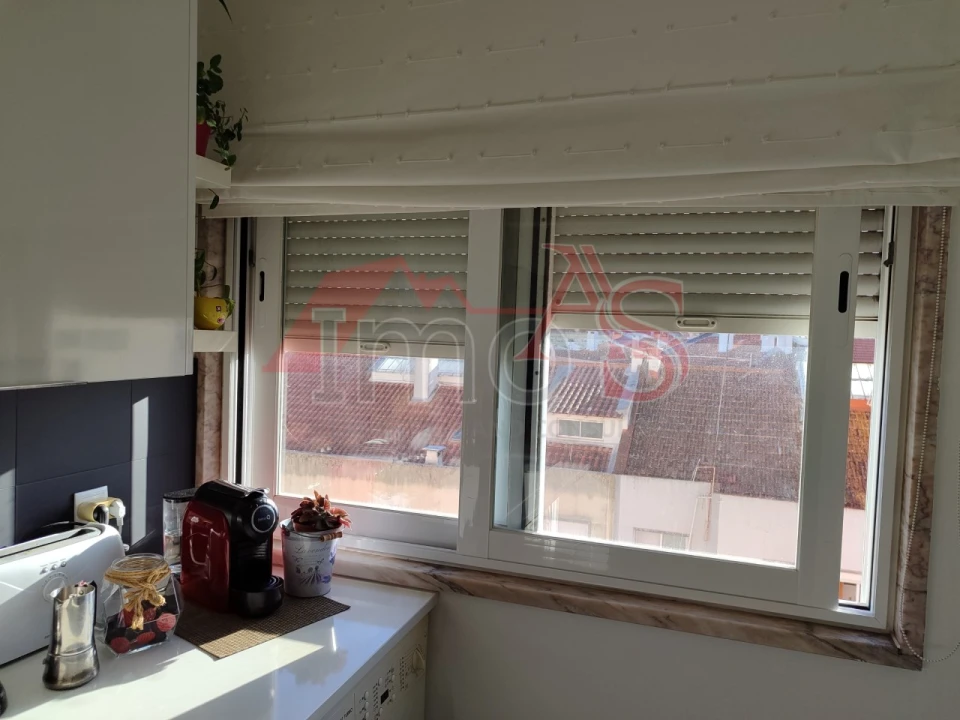 Apartamento T3 para Venda em Queluz e Belas Foto 1