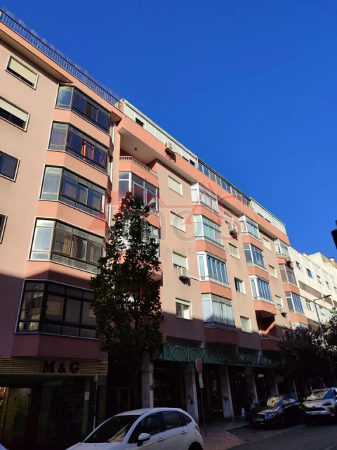 Apartamento T3 para Venda em Queluz e Belas