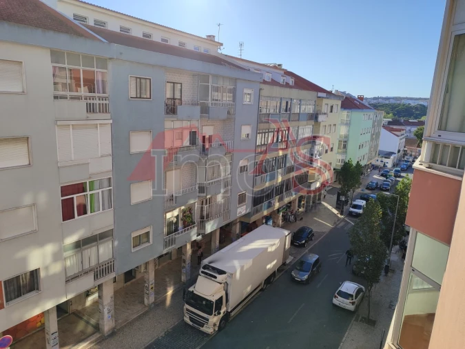 Apartamento T3 para Venda em Queluz e Belas Foto 35