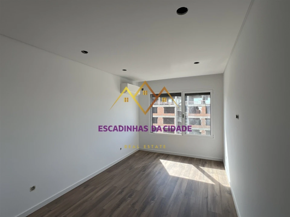 Apartamento T5 para Venda em Montijo e Afonsoeiro Foto 8