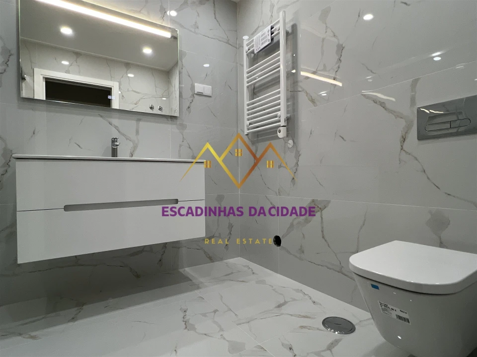 Apartamento T5 para Venda em Montijo e Afonsoeiro Foto 17