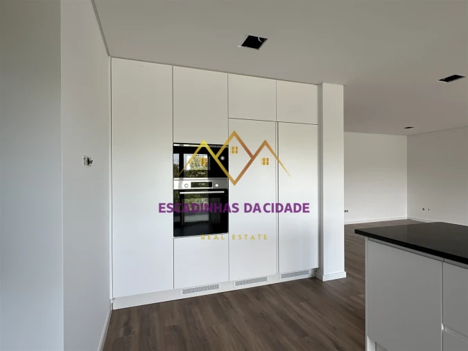 Apartamento T5 para Venda em Montijo e Afonsoeiro Foto 8