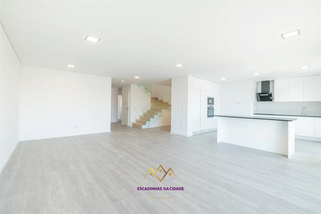 Apartamento T5 para Venda em Montijo e Afonsoeiro Foto 78