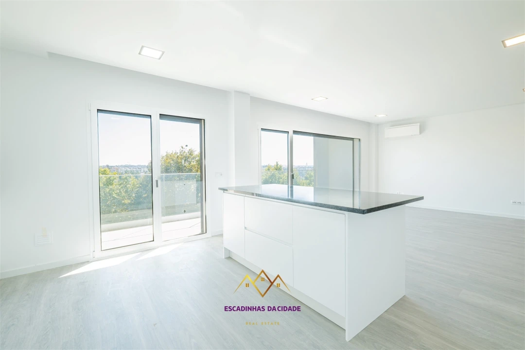 Apartamento T5 para Venda em Montijo e Afonsoeiro Foto 1