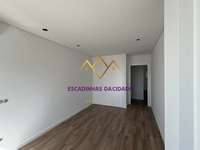 Apartamento T5 para Venda em Montijo e Afonsoeiro Foto 6