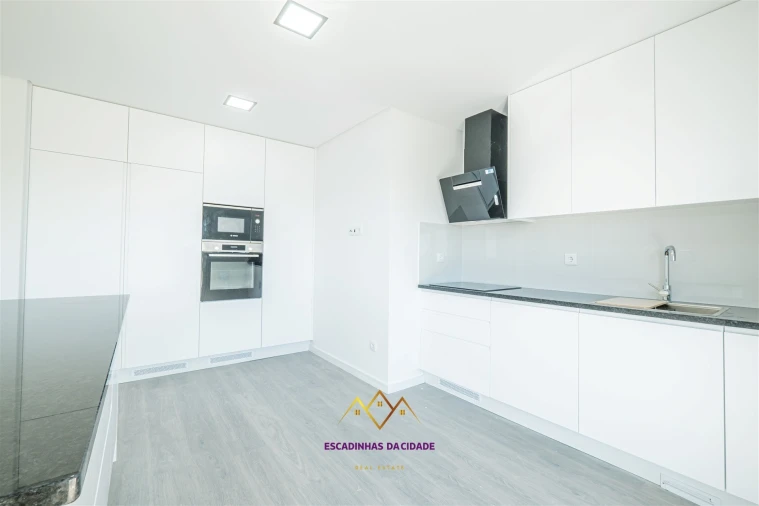 Apartamento T5 para Venda em Montijo e Afonsoeiro Foto 6
