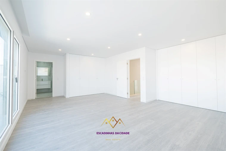 Apartamento T5 para Venda em Montijo e Afonsoeiro Foto 51