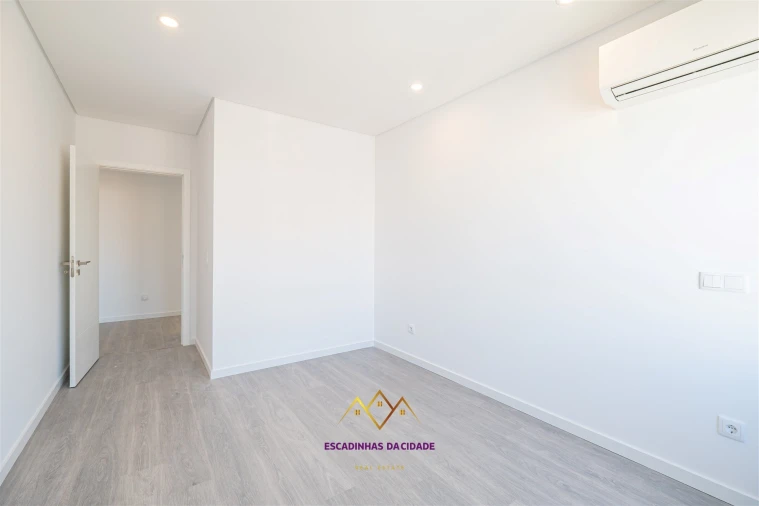 Apartamento T5 para Venda em Montijo e Afonsoeiro Foto 28