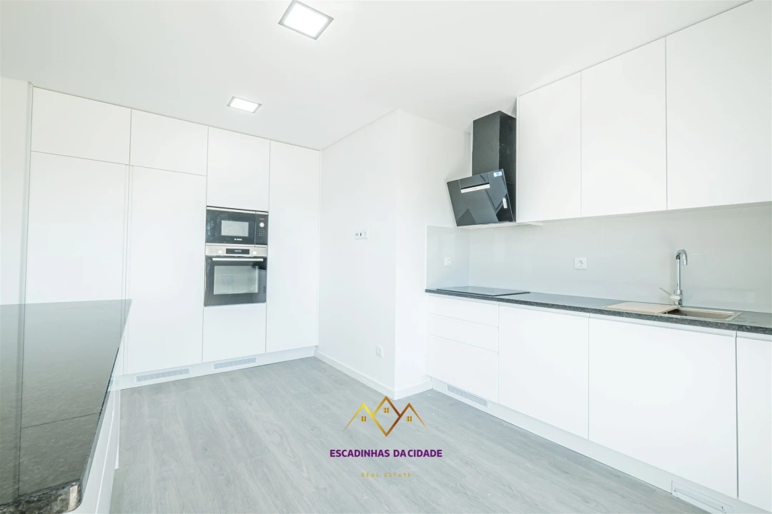 Apartamento T5 para Venda em Montijo e Afonsoeiro Foto 6