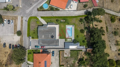 Moradia T4 para Venda em Monte Córdova