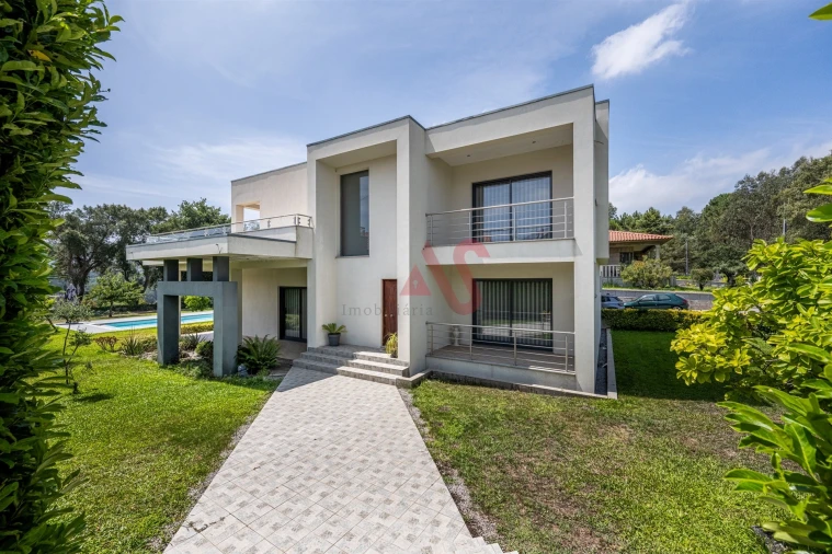 Moradia T4 para Venda em Monte Córdova Foto 5