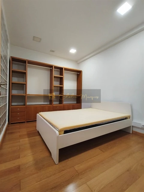 Apartamento T3 para Arrendamento em Repeses e São Salvador