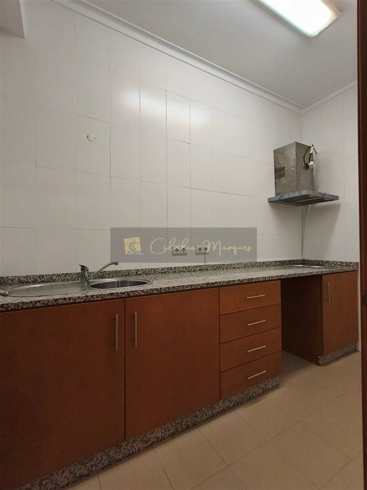 Apartamento T3 para Arrendamento em Repeses e São Salvador Foto 11