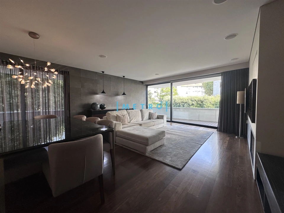Apartamento T3 para Arrendamento em Lordelo do Ouro e Massarelos Foto 4