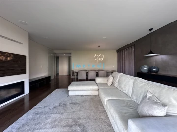 Apartamento T3 para Arrendamento em Lordelo do Ouro e Massarelos