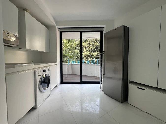 Apartamento T3 para Arrendamento em Lordelo do Ouro e Massarelos Foto 7