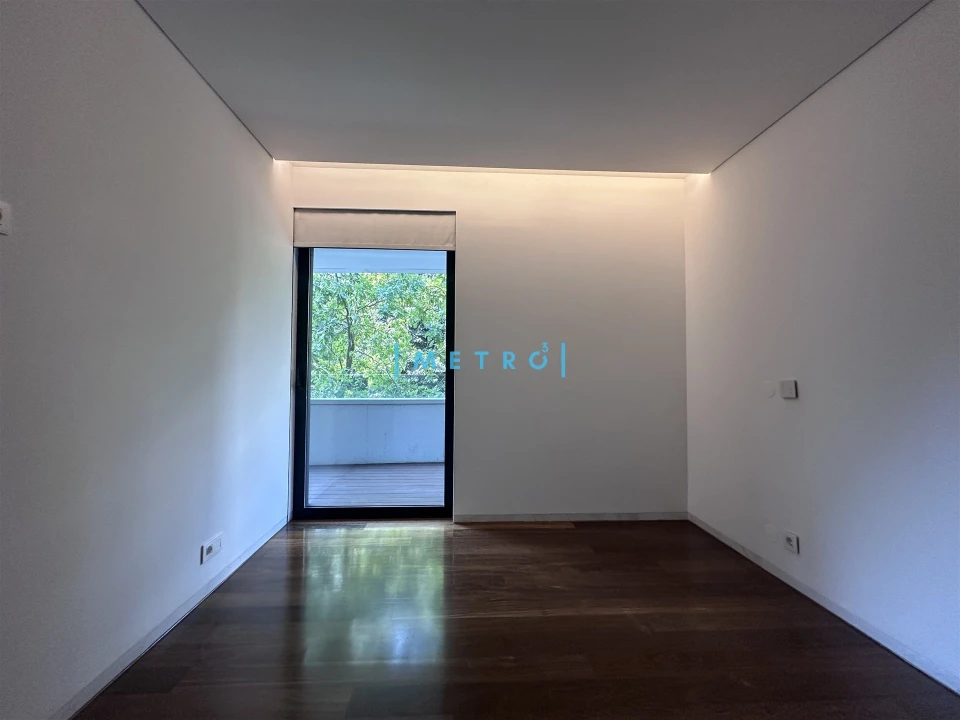 Apartamento T3 para Arrendamento em Lordelo do Ouro e Massarelos Foto 10