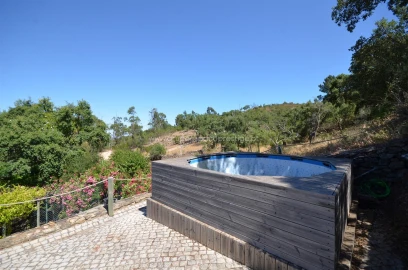 Moradia T0 para Venda em Santa Catarina da Fonte do Bispo