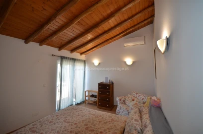 Moradia T0 para Venda em Santa Catarina da Fonte do Bispo