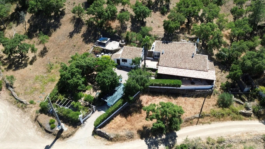 Moradia T0 para Venda em Santa Catarina da Fonte do Bispo
