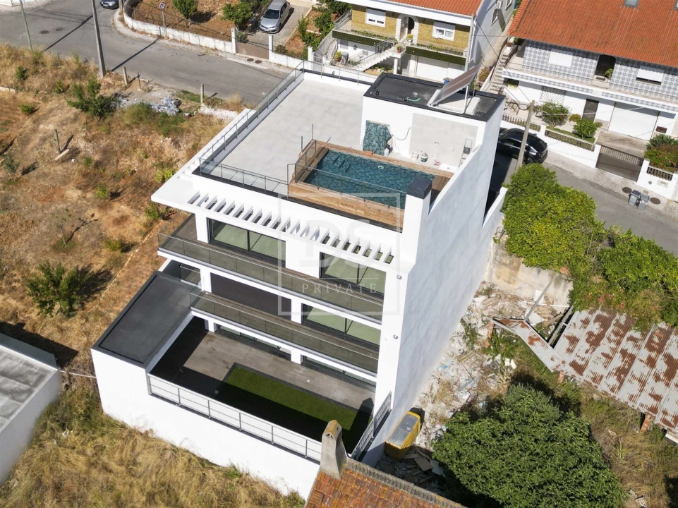 Moradia T4 para Venda em Santa Iria de Azoia, São João da Talha e Bobadela Foto 29