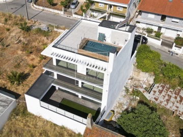 Moradia T4 para Venda em Santa Iria de Azoia, São João da Talha e Bobadela
