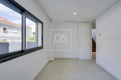 Moradia T4 para Venda em Santa Iria de Azoia, São João da Talha e Bobadela