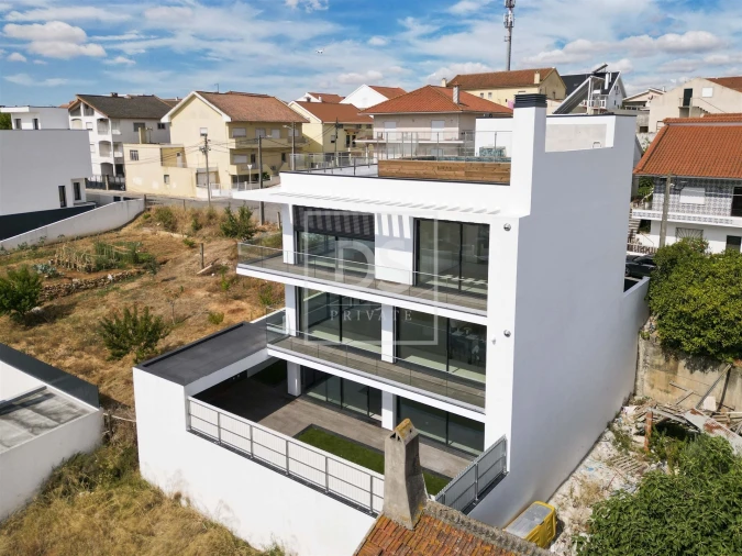 Moradia T4 para Venda em Santa Iria de Azoia, São João da Talha e Bobadela Foto 35