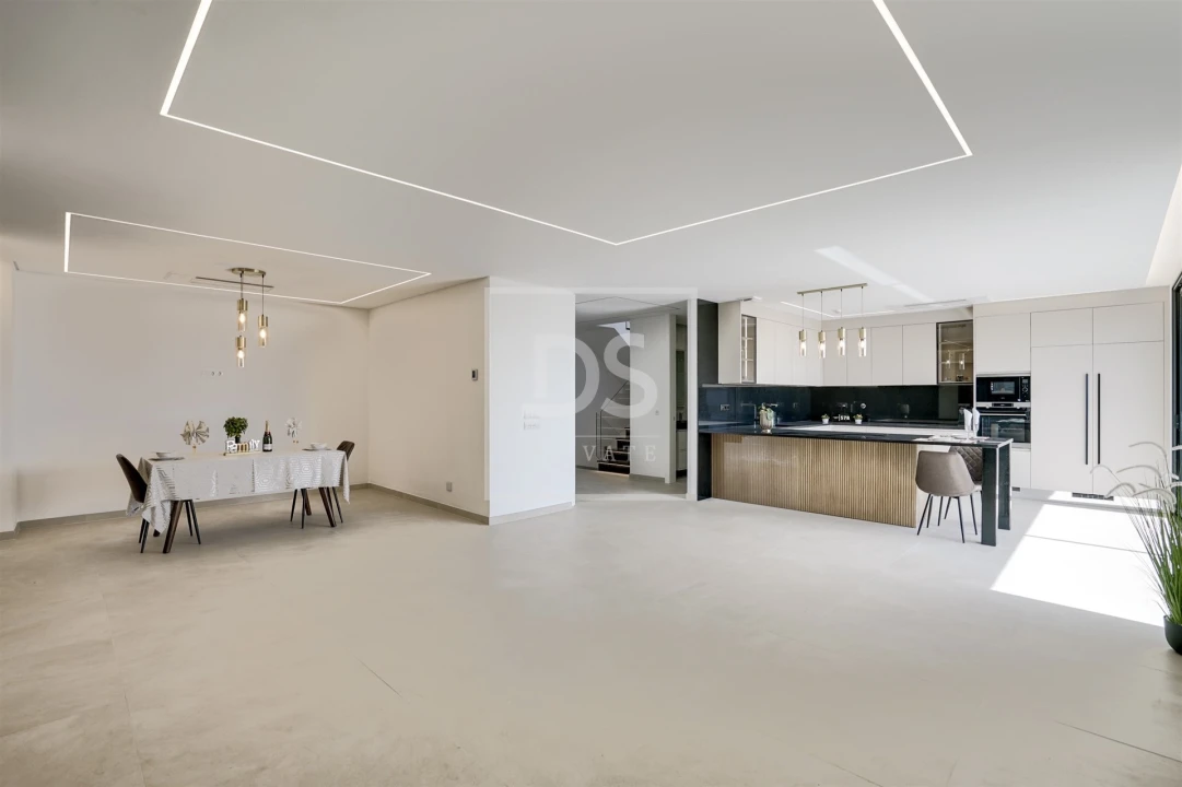 Moradia T4 para Venda em Santa Iria de Azoia, São João da Talha e Bobadela Foto 47
