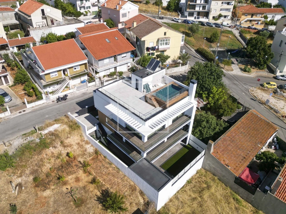 Moradia T4 para Venda em Santa Iria de Azoia, São João da Talha e Bobadela Foto 26