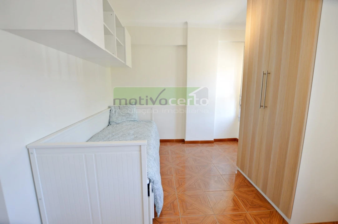 Apartamento T5 para Arrendamento em Marvila Foto 5