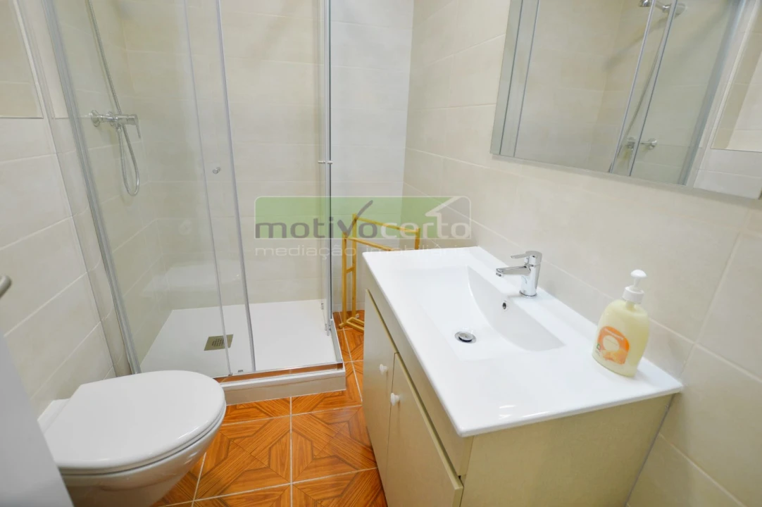 Apartamento T5 para Arrendamento em Marvila Foto 11