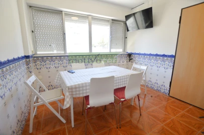 Apartamento T5 para Arrendamento em Marvila