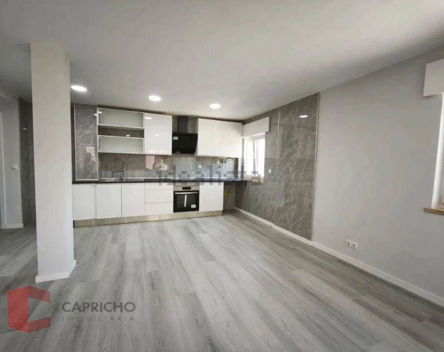 Apartamento T2 para Venda em Corroios Foto 1