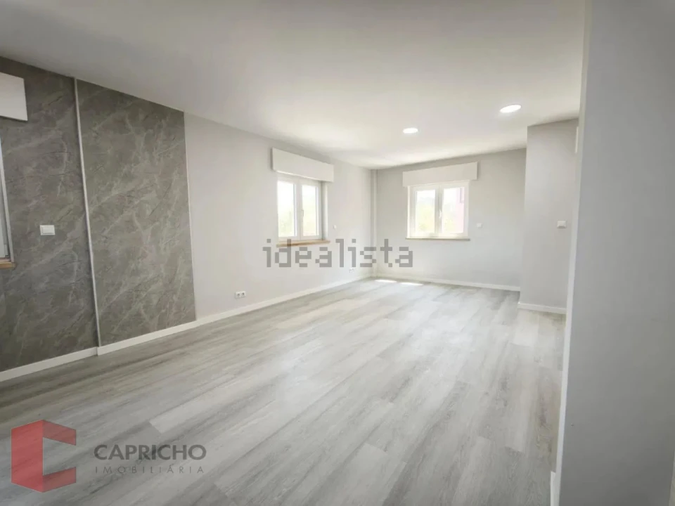Apartamento T2 para Venda em Corroios Foto 5
