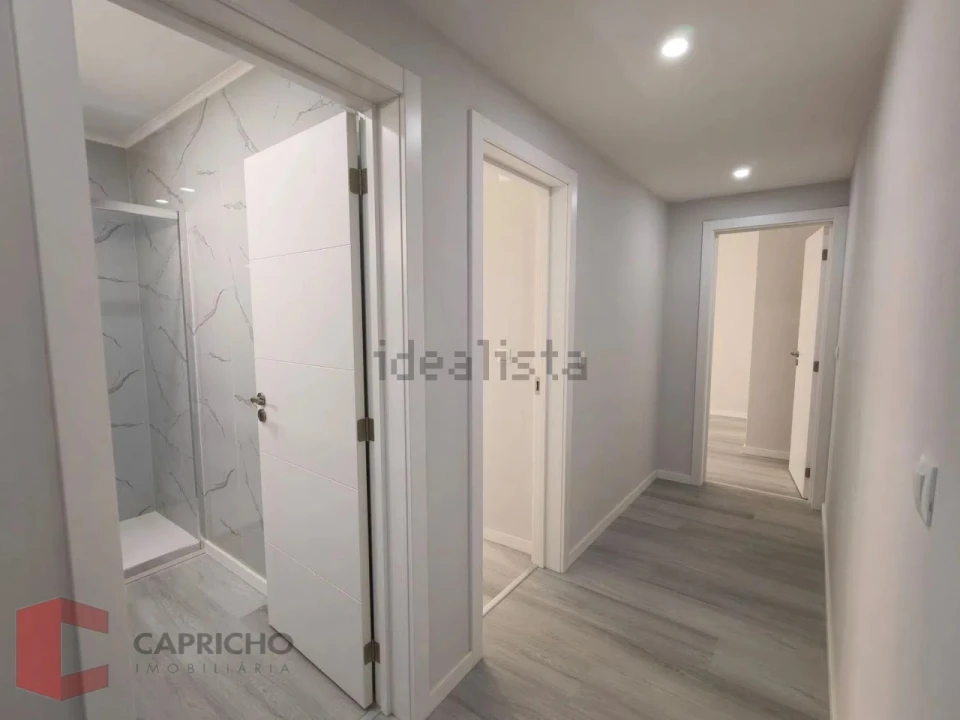 Apartamento T2 para Venda em Corroios Foto 7