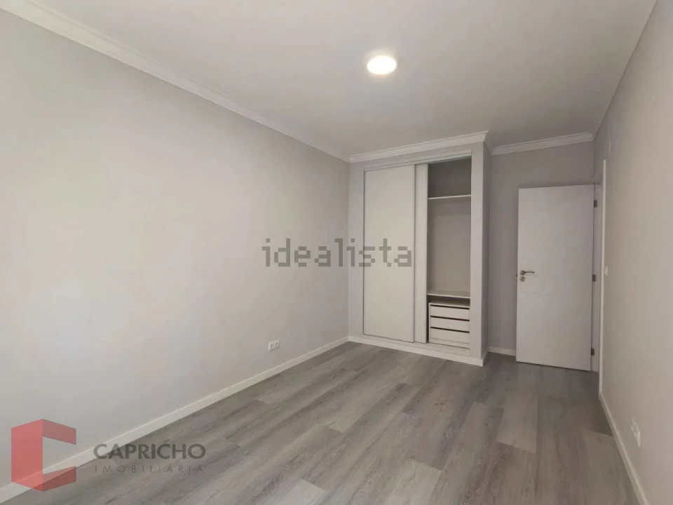Apartamento T2 para Venda em Corroios Foto 8