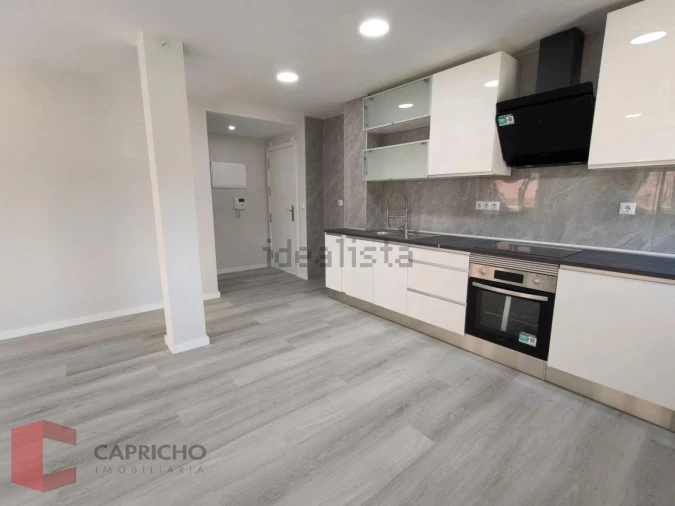 Apartamento T2 para Venda em Corroios Foto 3