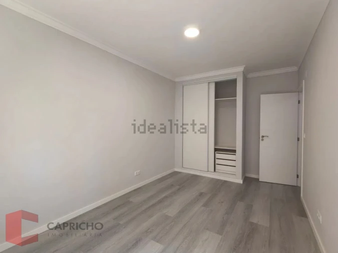 Apartamento T2 para Venda em Corroios Foto 8