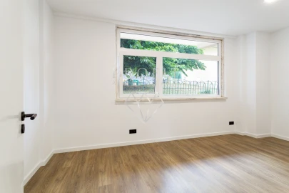 Apartamento T1 para Venda em Queluz e Belas